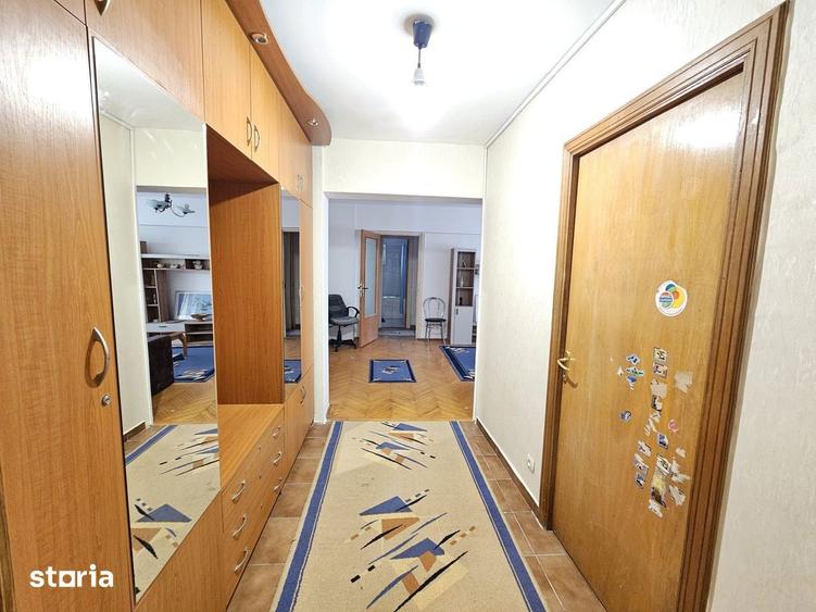 Apartament cu 3 camere semidecomandat, mobilat în Obor