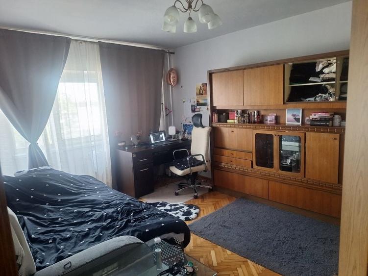 Apartament cu 3 camere decomandat în Săliște