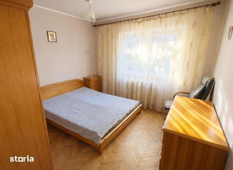 Apartament cu 4 camere decomandat în Valea Cetății