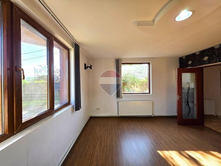 Casă individuală cu 5 camere cu Teren 950 Mp în Cândești
