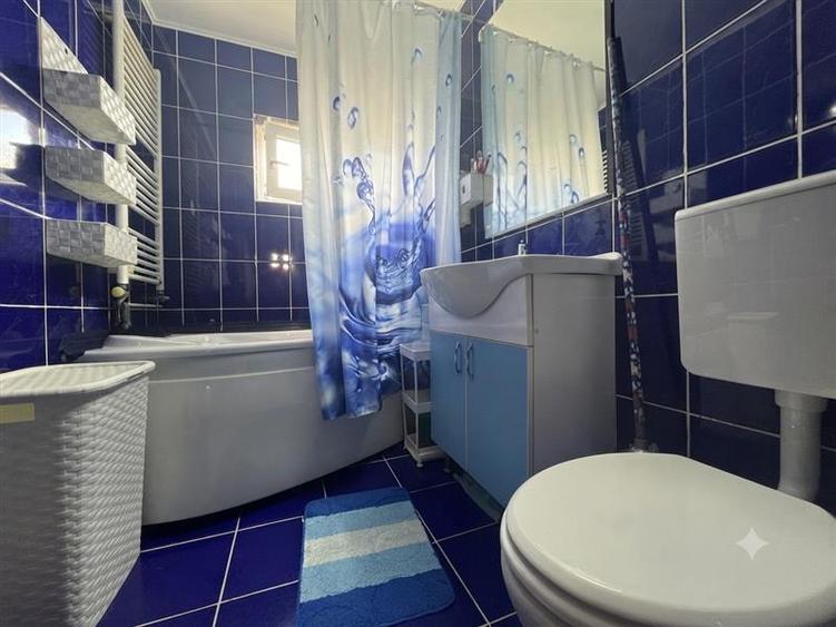 Apartament cu 3 camere decomandat, mobilat în Lunca Cetățuii
