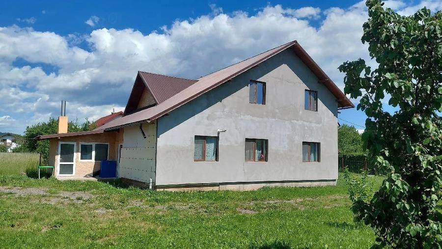Casă cu 4 camere cu Teren 1130 Mp în Exterior Vest