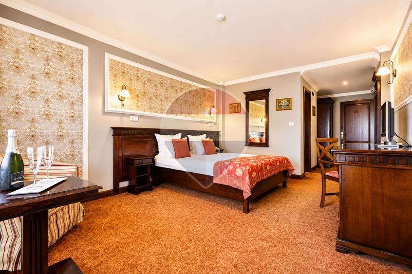 Hotel/Pensiune, de 1,200 mp, în Peștera