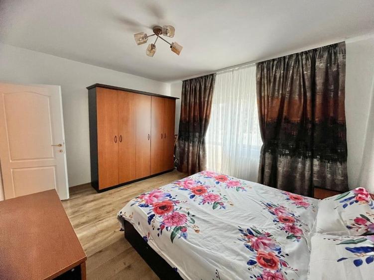 Apartament cu 3 camere decomandat în Plopilor