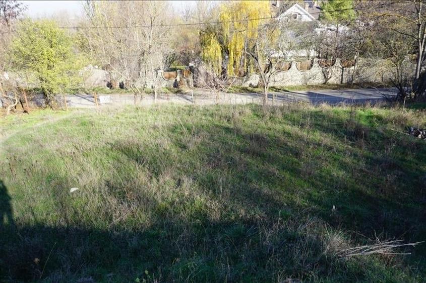 Teren Construcții intravilan de 4542 mp, în Leamna de Jos