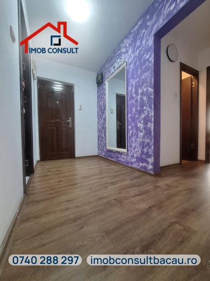 Apartament cu 3 camere decomandat în Ștefan cel Mare