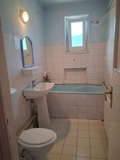 Apartament cu 3 camere semidecomandat în Ultracentral