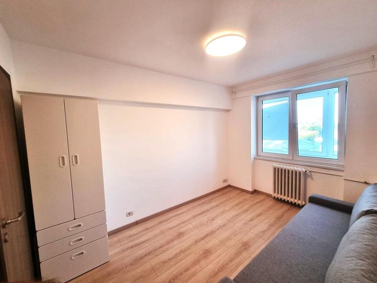 Apartament cu 3 camere decomandat în Lacul Tei