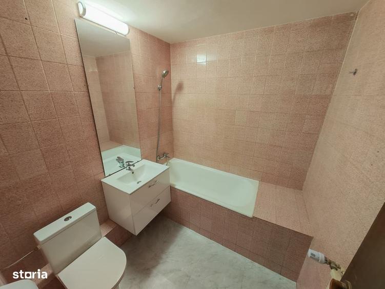 Apartament cu 3 camere decomandat în Muncii