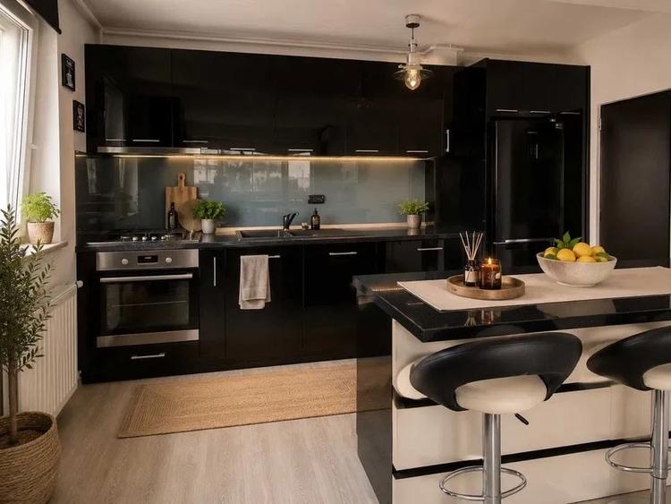 Apartament cu 2 camere semidecomandat, mobilat în 13 Septembrie