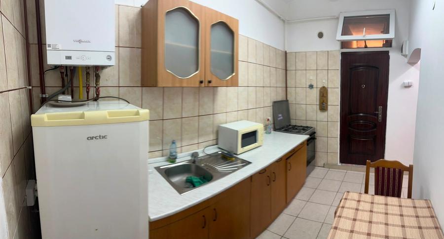 Inchiriez apartament 1 camera, bucatarie, hol baie in centru langa Hotel Hilton str 21 decembrie! Apartamentul este la demisol renovat! - 6
