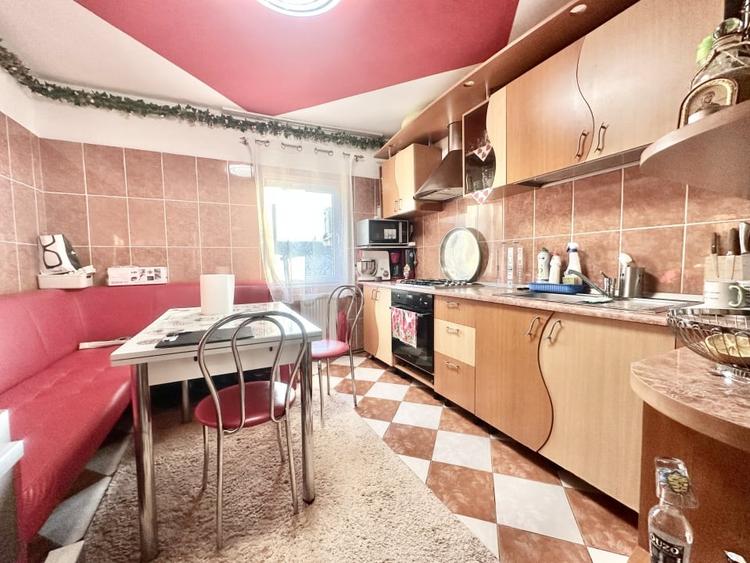 Apartament cu 2 camere semidecomandat, mobilat în Soarelui