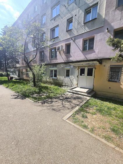 Apartament cu 2 camere semidecomandat în Micro 14