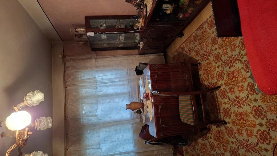 Apartament cu 3 camere decomandat în Pajura