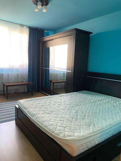 Apartament cu 3 camere decomandat în Florești
