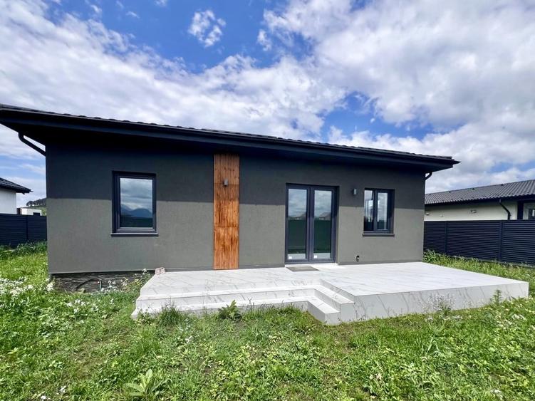 Casă cu 4 camere cu Teren 500 Mp în Central