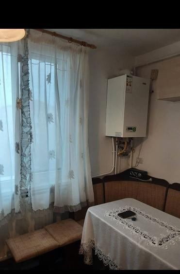Inchiriez apartament 2 camere - 3