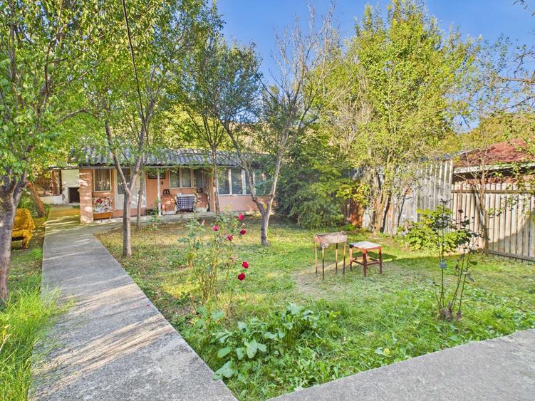Casă individuală cu 2 camere cu Teren 1270 Mp în Cozieni