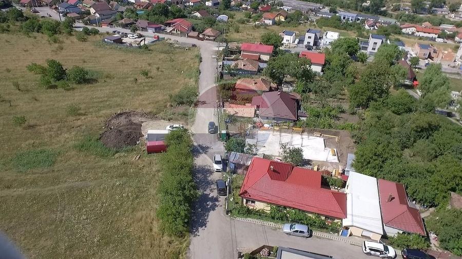Duplex cu 5 camere cu Teren 250 Mp în Iris