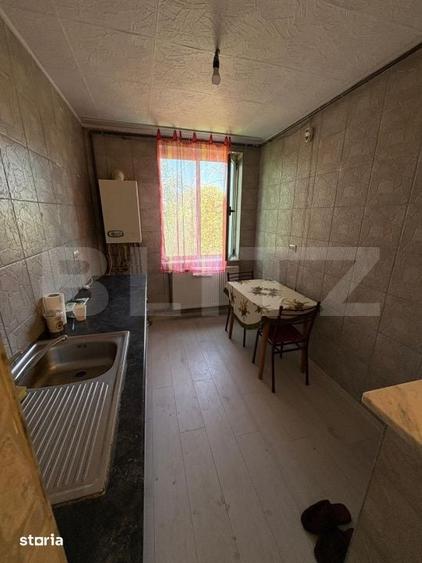 Apartament cu 2 camere semidecomandat în Craiovei