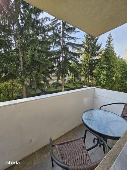Apartament cu 3 camere semidecomandat în Astra