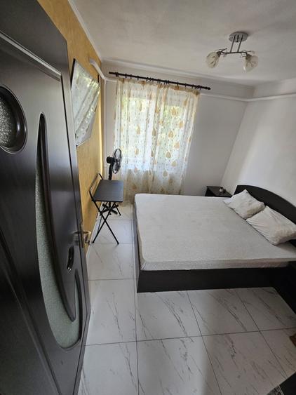 Apartament cu 2 camere decomandat în Podu Roș