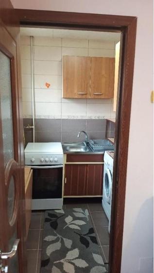 Garsonieră decomandată în Central