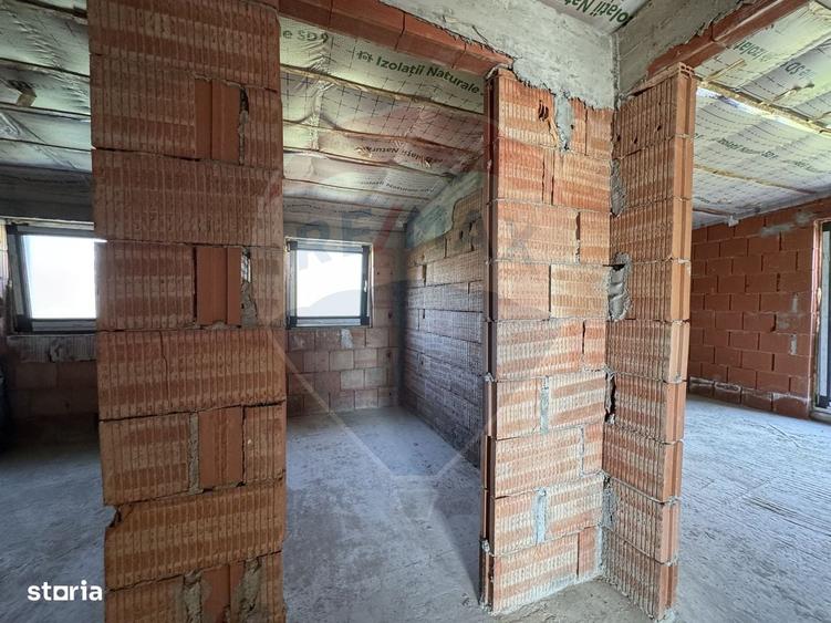 Casă cu 4 camere în Mera