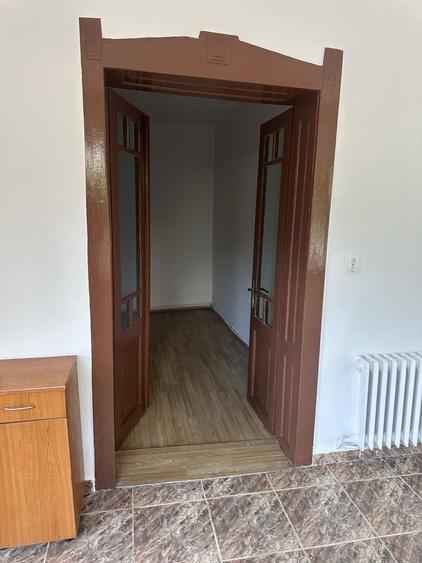 Casă cu 2 camere decomandat în Iris