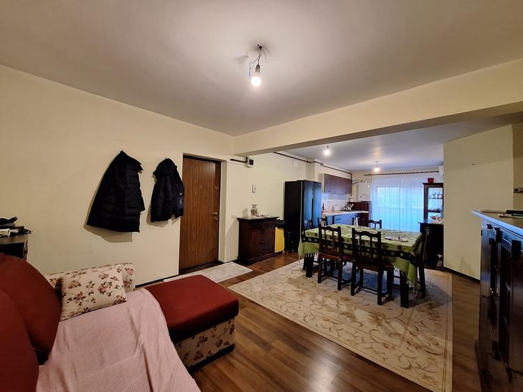 Apartament cu 2 camere semidecomandat, mobilat în Florești — fotografia 1