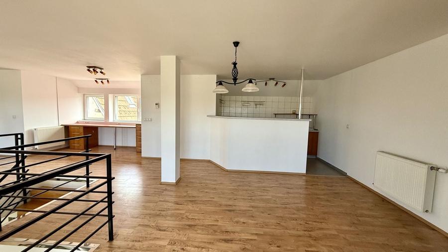 Apartament cu 4 camere decomandat, mobilat în Girocului