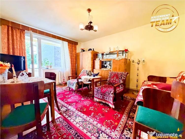 Apartament cu 3 camere decomandat în Central