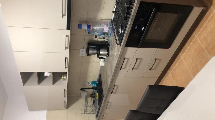 Apartament cu 3 camere semidecomandat în Central