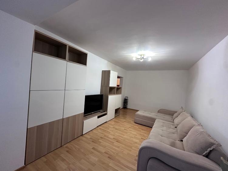 Apartament cu 3 camere decomandat, mobilat în Giurgiului