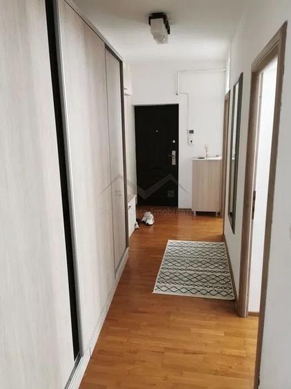 Apartament cu 3 camere în Popas Păcurari