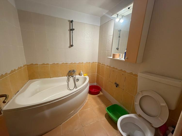 Apartament cu 2 camere decomandat în Rahova