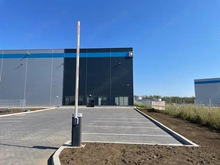Spațiu comercial, de 2,500 mp, în Nord