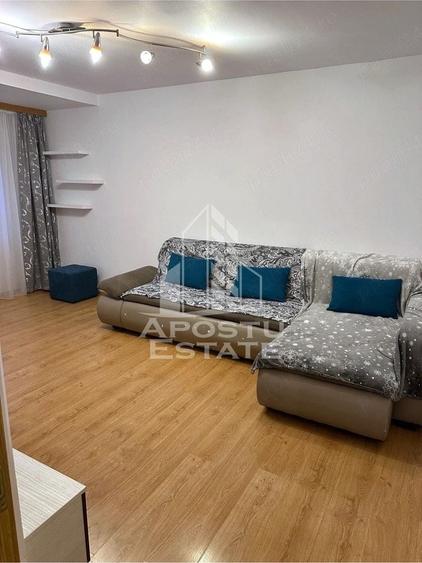 Apartament cu 3 camere decomandat, mobilat în Girocului