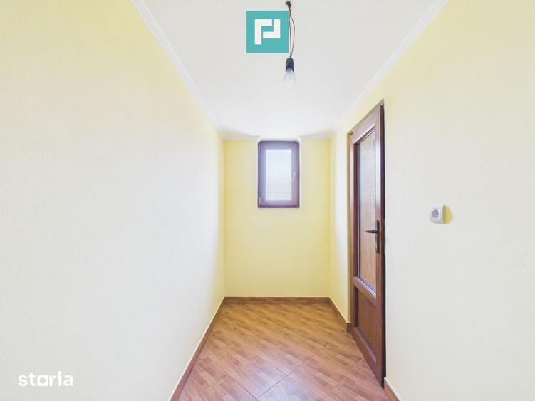 Casă cu 5 camere cu Teren 2880 Mp în Gurahonț