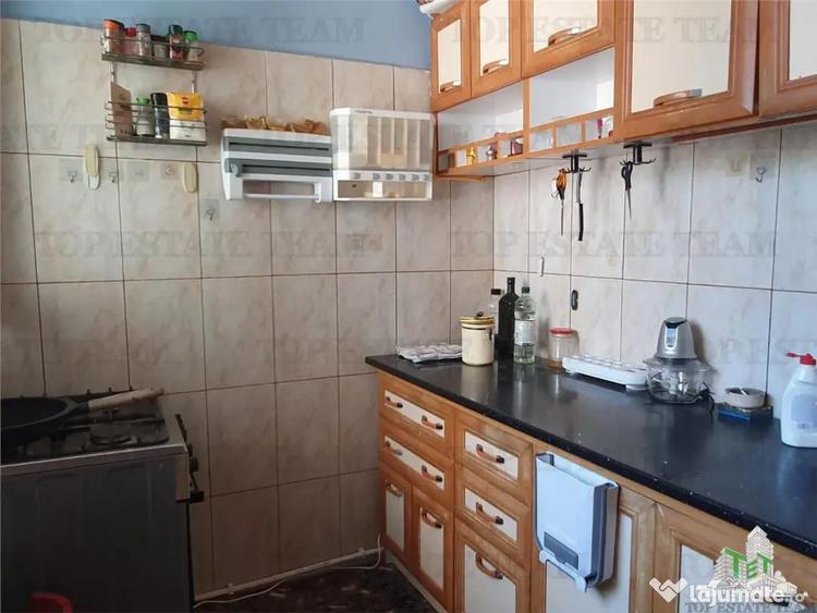 Apartament cu 3 camere decomandat, mobilat în Central