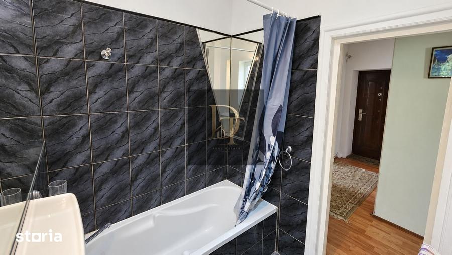 Apartament cu 2 camere decomandat în Schei