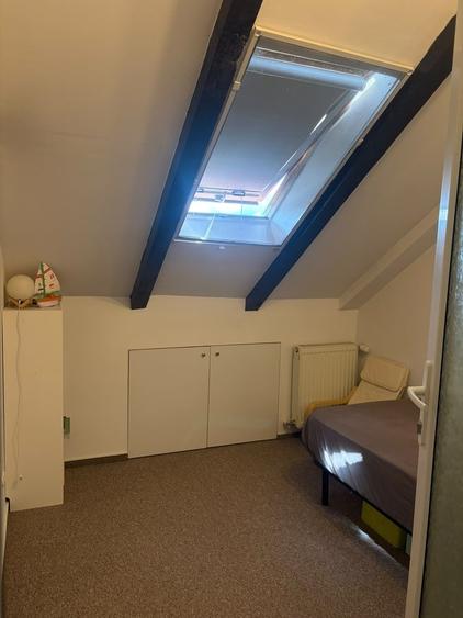 Apartament cu 3 camere semidecomandat în Ozana