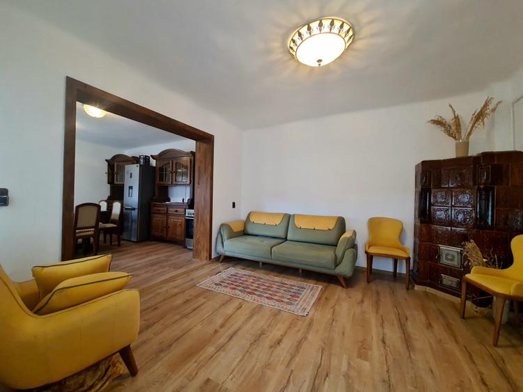 Casă cu 3 camere cu Canalizare în Centrul Istoric