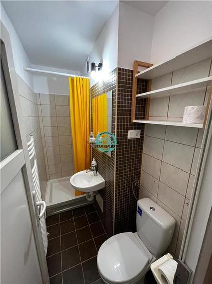Apartament cu 4 camere decomandat, mobilat în 7 Noiembrie