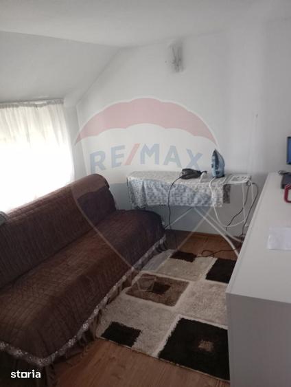 Casă cu 7 camere cu Teren 1183 Mp în Central
