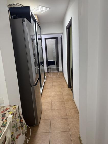 Apartament cu 4 camere semidecomandat, mobilat în Drumul Taberei