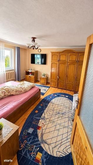 Casă cu 4 camere cu Teren 400 Mp în Central