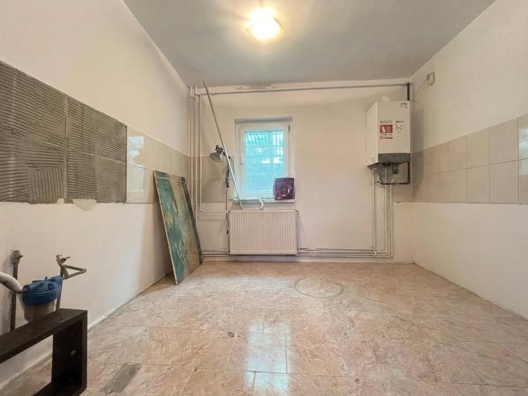 Apartament cu 2 camere semidecomandat în Aradului