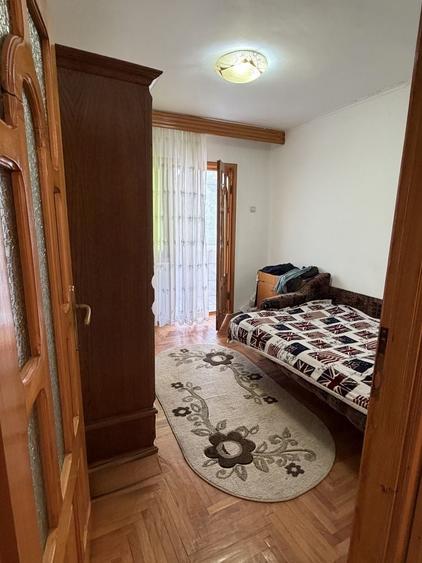 Apartament cu 4 camere decomandat în Burdujeni