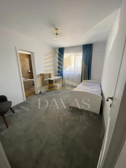 Apartament cu 4 camere semidecomandat, mobilat în Borhanci